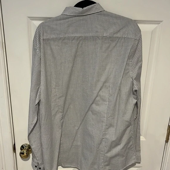 XL Slim Fit H&M Dress Button Down Shirt - Picture 3 of 3